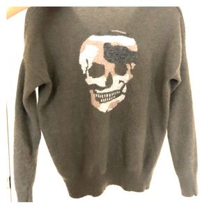 Cashmere sweater with cute skull on back